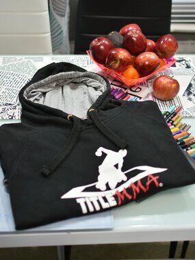 MMA - A Full-Contact Combat Sport Hoodie XL